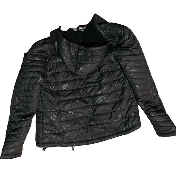New Balance women’s black puffer jacket, size m - Picture 3 of 3